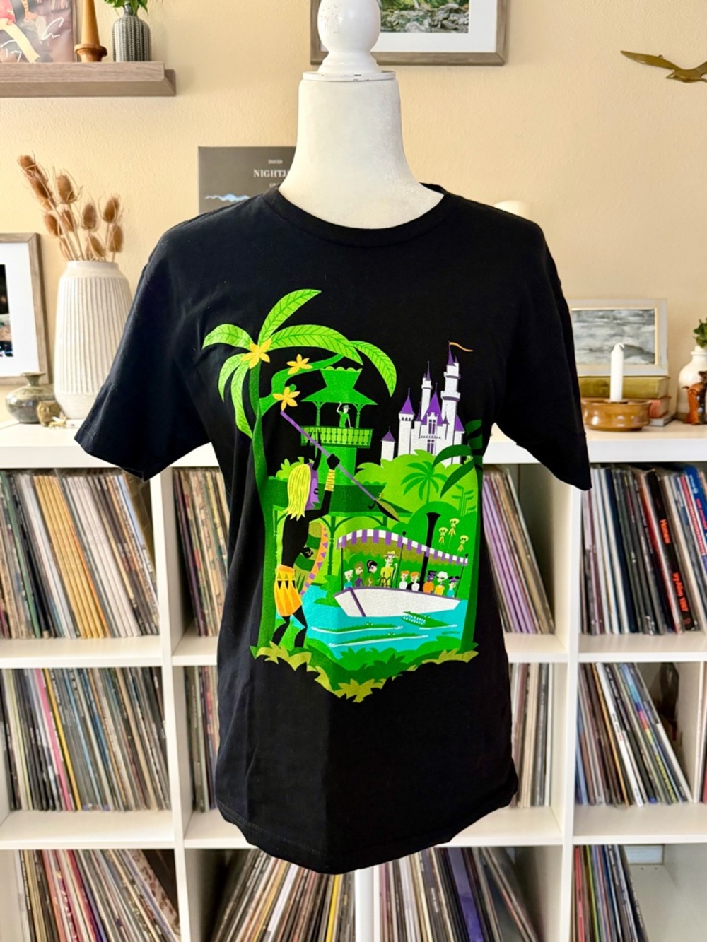 Unisex Small Disney Wonderground Gallery Shag Jungle Cruise Short Sleeve Shirt